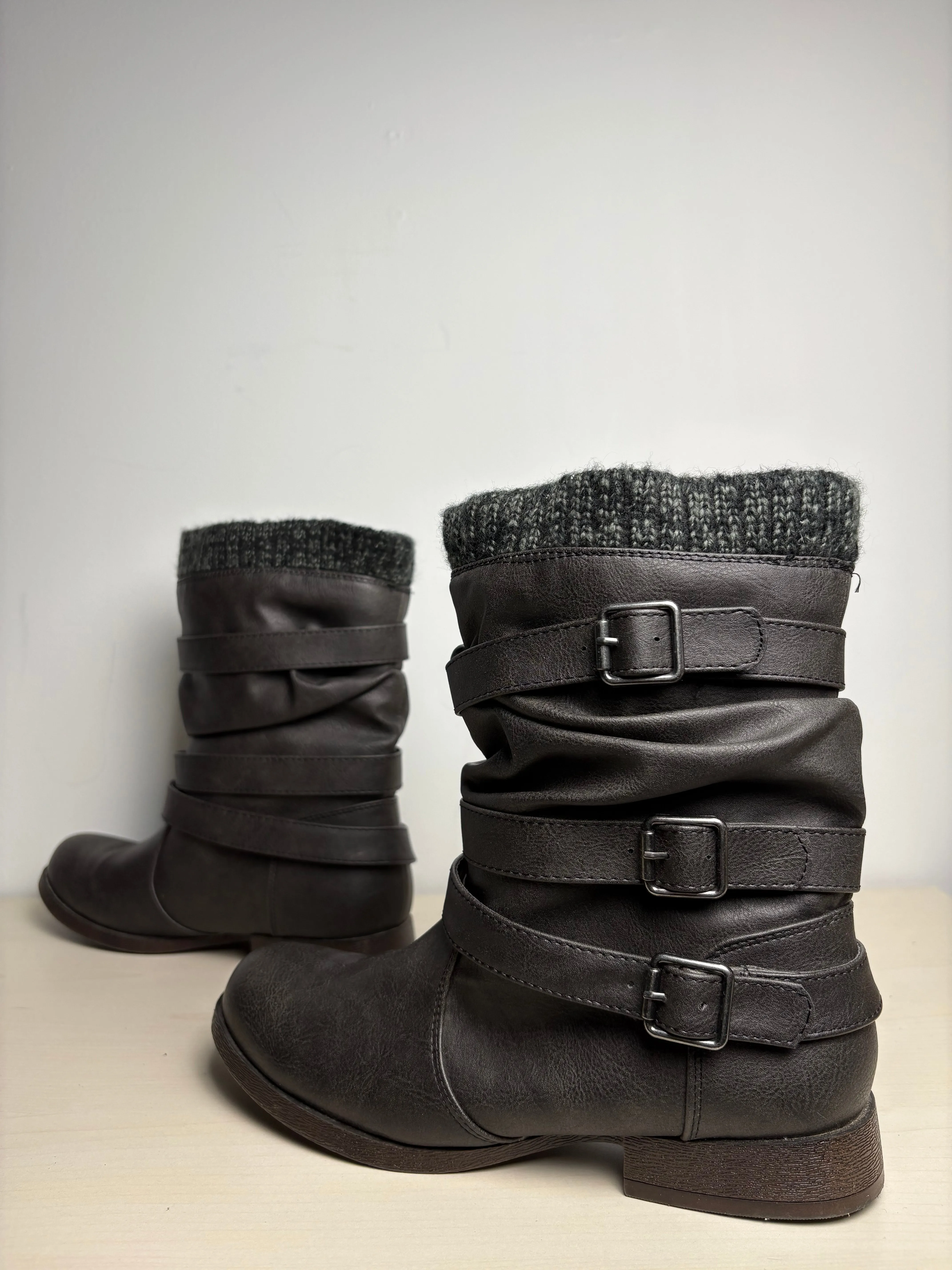 Boots Ankle Flats By Just Fab In Grey, Size: 8