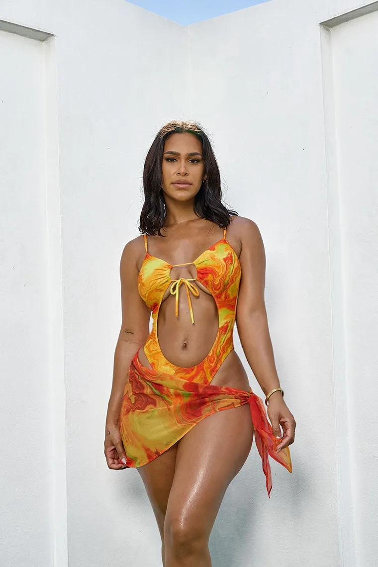 MAIN EVENT SARONG-ABSTRACT